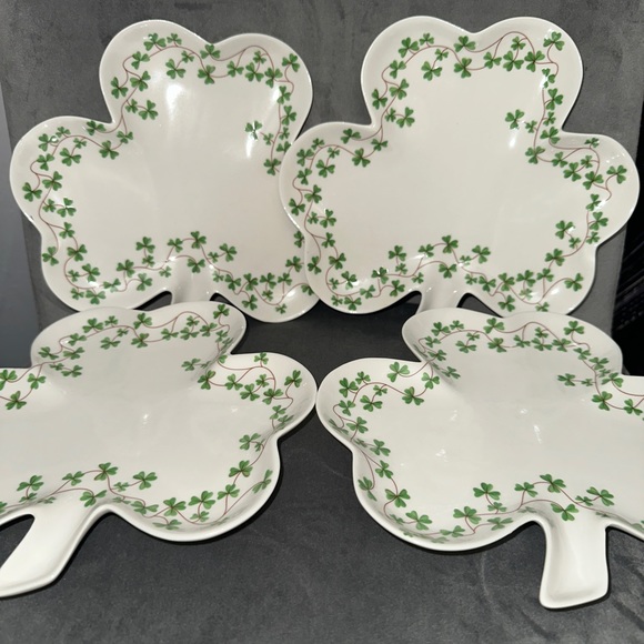 Shamrock clover salad plates st Patrick’s day - Picture 4 of 5